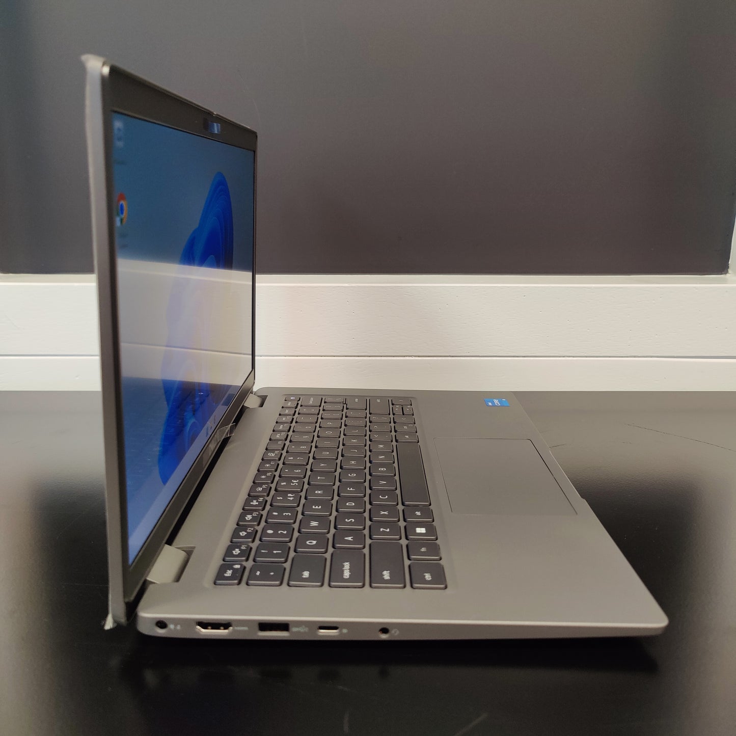 Dell laptop 14 inch krachtpatser (nagenoeg ongebruikt!)