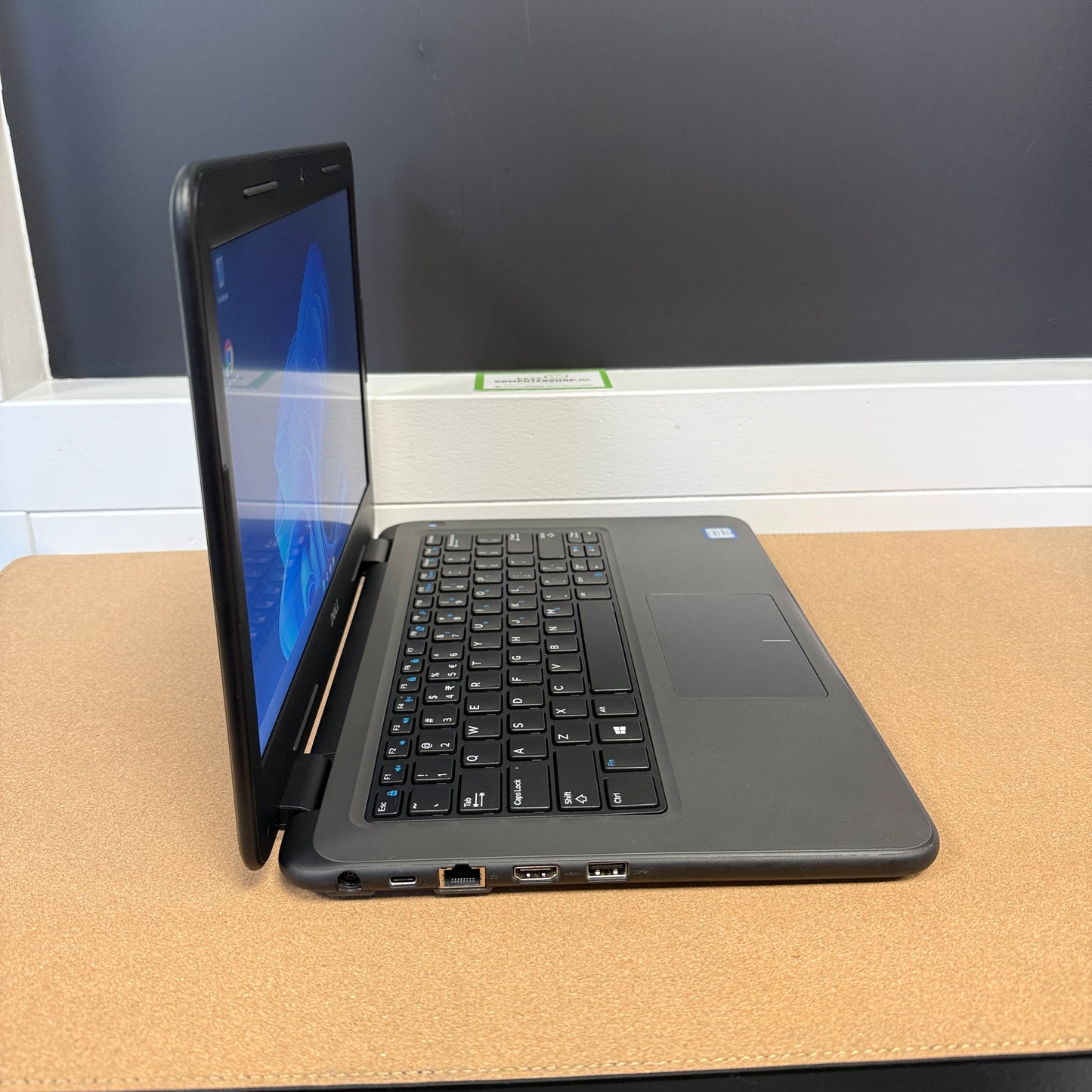 Laptop reisformaat Dell Latitude 3310 met Windows 11