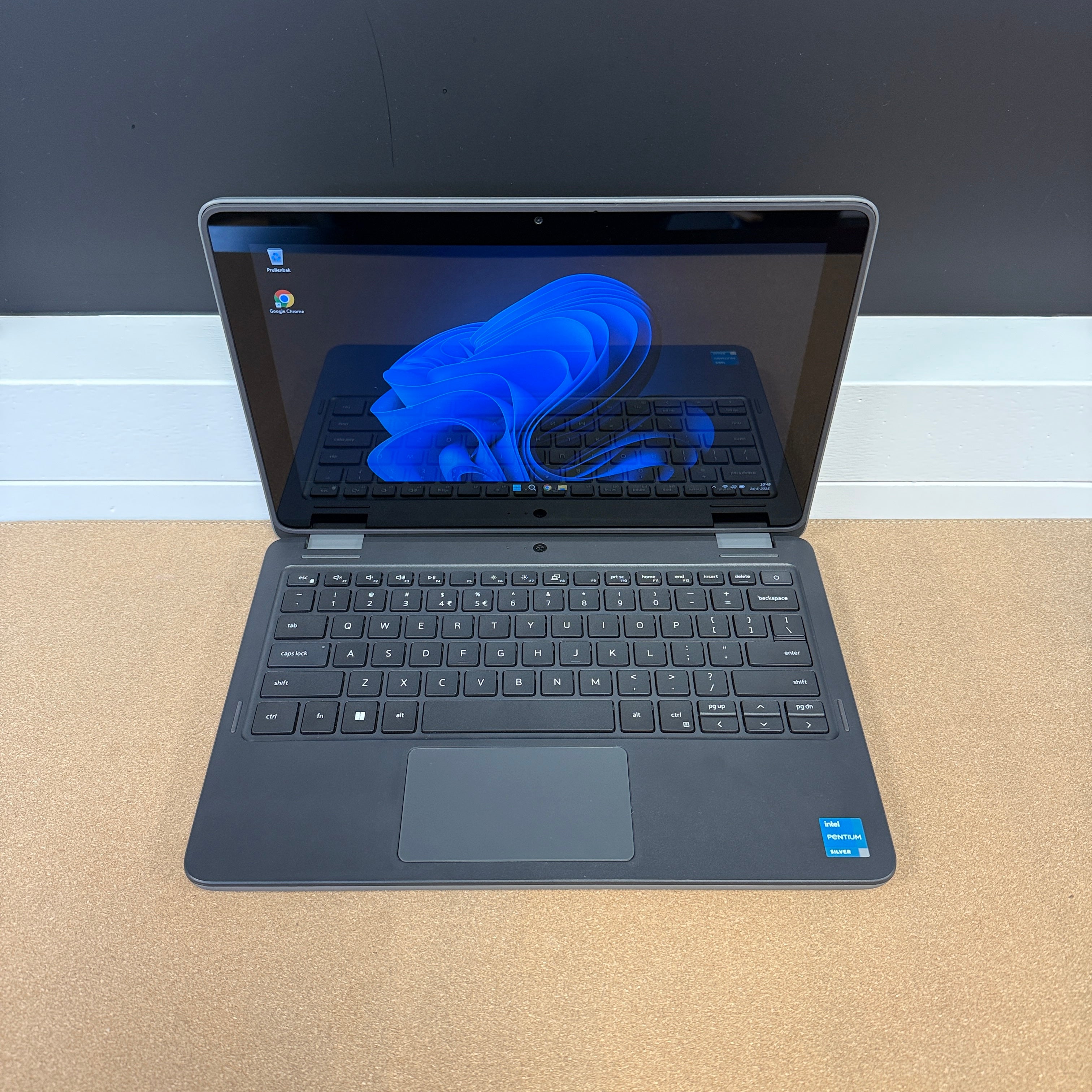 Laptop volledig omklapbaar merk Dell Latitude 3120