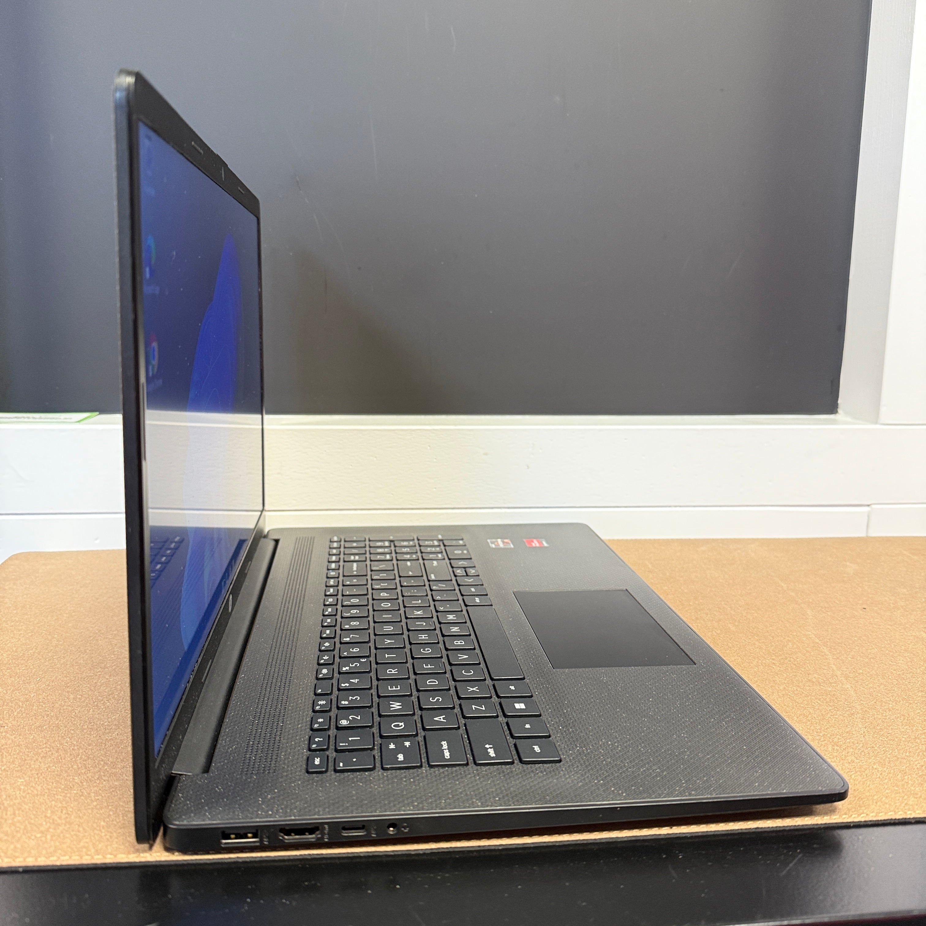 Laptop groot formaat (17 inch) HP in uitstekende toestand met garantie